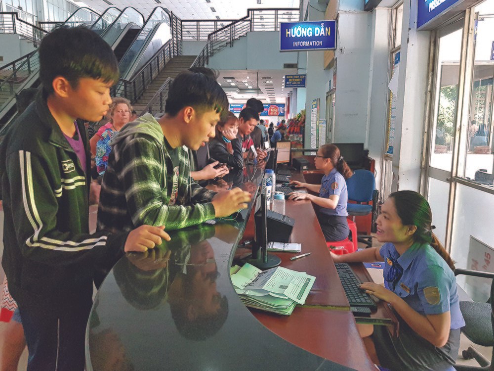 Ve may bay Tet ban cham, chi xe giuong nam la khan ve