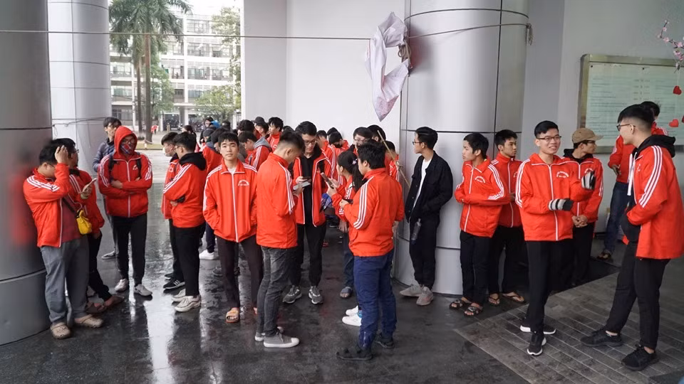 Chủ nhật Đỏ lần thứ XII - năm 2020 nhằm khắc phục tình trạng khan hiếm máu cho cấp cứu và điều trị dịp Tết Nguyên đán Canh Tý do báo Tiền Phong chủ trì, phối hợp với Ủy ban An toàn Giao thông Quốc gia, Viện Huyết học - Truyền máu T.Ư, Ban Chỉ đạo Vận động hiến máu tình nguyện và Đoàn TNCS Hồ Chí Minh các tỉnh/thành phố tổ chức trên phạm vi toàn quốc.