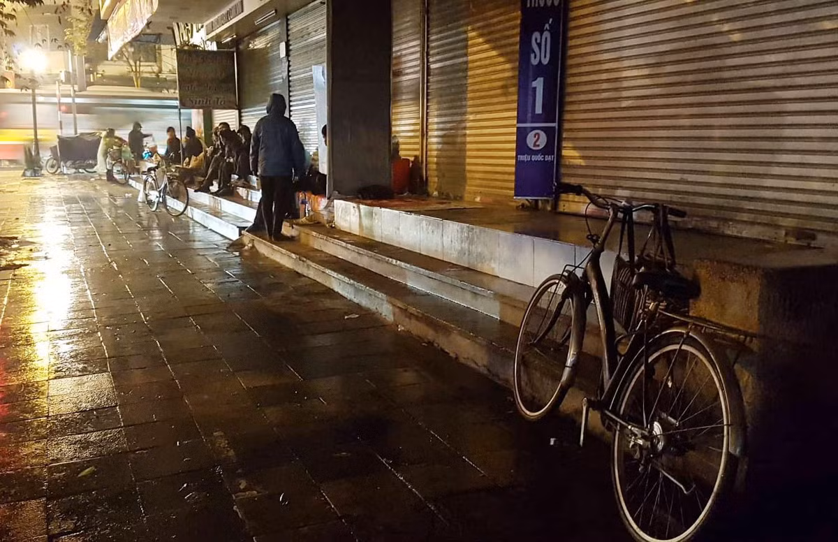 Có nhiều người không có nơi để về, nhưng cũng có những người không muốn về nhà dù vẫn còn gia đình, họ hàng.