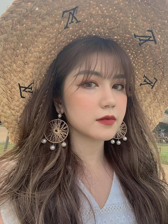 Trong khi Quỳnh Anh Shyn chăm chỉ hoạt động nghệ thuật với nhiều vai trò khác nhau thì người bạn thân - An Japan (Lê Ngọc Hoài An) hiện chủ yếu làm quảng cáo, chụp lookbook cho các nhãn hàng.