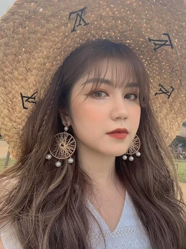 Trong khi Quỳnh Anh Shyn chăm chỉ hoạt động nghệ thuật với nhiều vai trò khác nhau thì người bạn thân - An Japan (Lê Ngọc Hoài An) hiện chủ yếu làm quảng cáo, chụp lookbook cho các nhãn hàng.