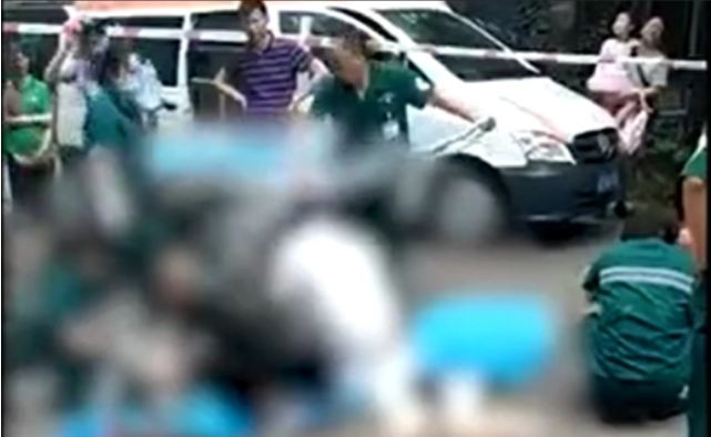 Nam thanh nien nhay lau roi trung hai ba chau di duong, ca 3 tu vong