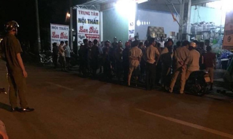 Xo xat tai mot tiem tap hoa, nguoi dan ong bi dam tu vong