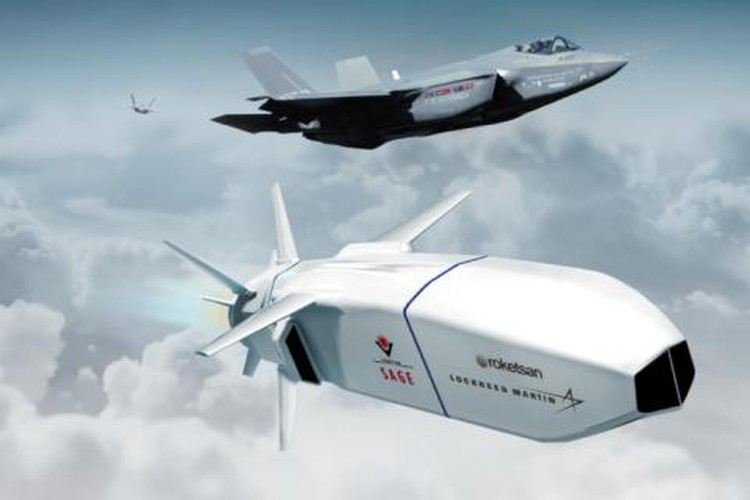 SOM-J là mẫu tên lửa hành trình tầm xa thế hệ mới, dự kiến tích hợp trên phiên bản Block 4 của dòng F-35 và chiến đấu cơ F-16 thuộc biên chế không quân Thổ Nhĩ Kỳ.