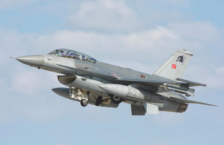 Xương sống của lực lượng không quân Thổ Nhĩ Kỳ là 245 tiêm kích F-16 do Mỹ sản xuất.