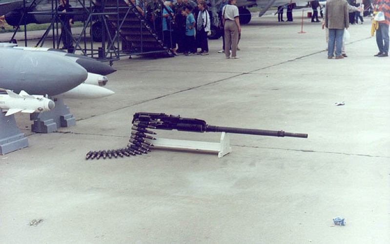 Ngoài ra, pháo GSh-301 còn sử dụng đạn nổ mảnh - vạch đường tầm ngắn (HE-T-SR), đạn nổ mảnh - vạch đường nhồi chất trơ (He-T Inert), đạn nổ mảnh - cháy (HEI), đạn nổ mảnh – cháy vạch đường (HEI-T), đạn diễn tập (RTP) và đạn diễn tập - vạch đường (RTP-T).