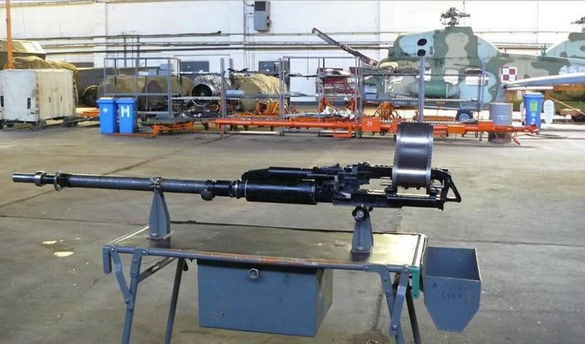 Trong trang bị của Su-35 thì pháo hàng không đóng vai trò là vũ khí sử dụng chủ yếu trong không chiến.