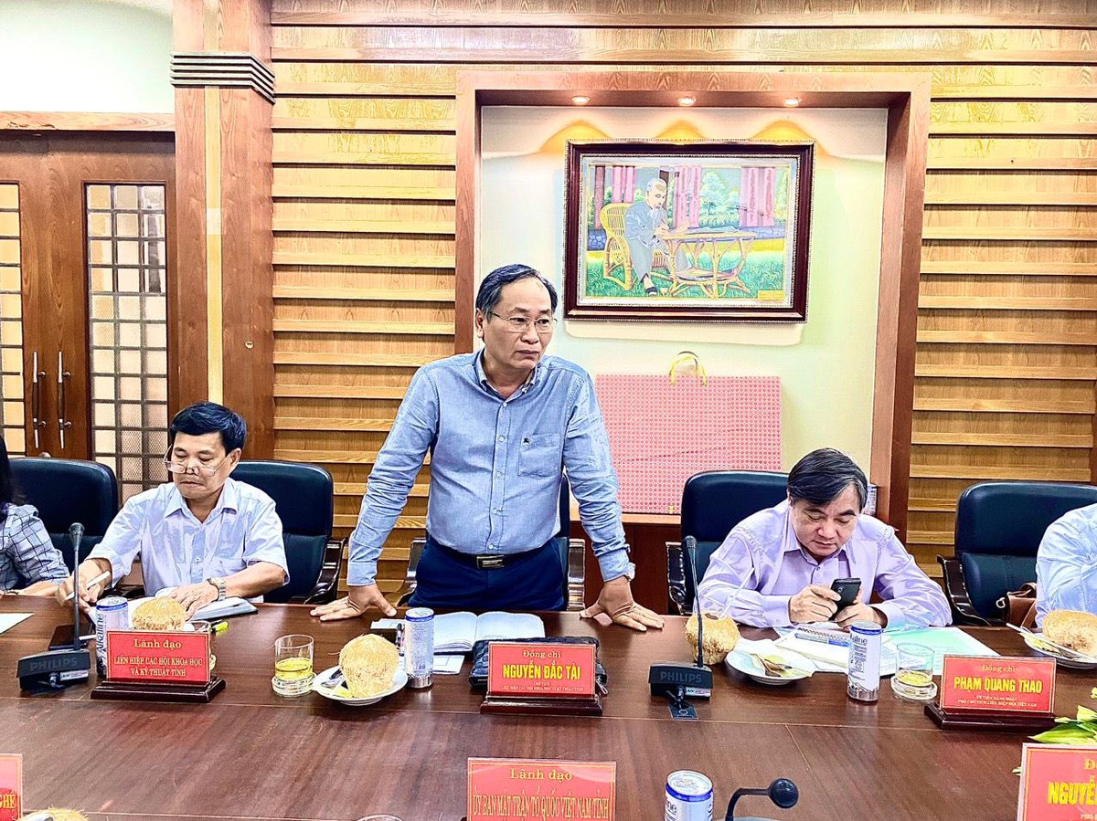 Dang doan Lien hiep Hoi Viet Nam lam viec voi Tinh uy Khanh Hoa-Hinh-2