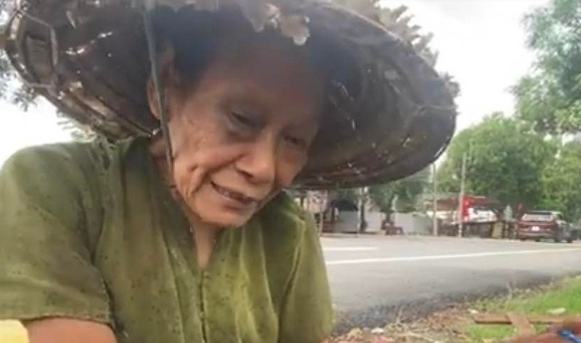 Cụ bà nhặt ve chai từ chối nhận nhà để nhường người khác… Cu ba nhat ve chai tu choi nhan nha de nhuong nguoi khac…