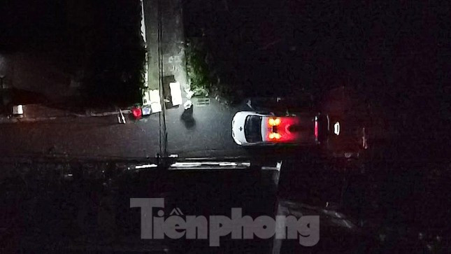 Thời điểm 1 giờ sáng ngày 18/9 tại ngõ 22 phố Kim Quan.