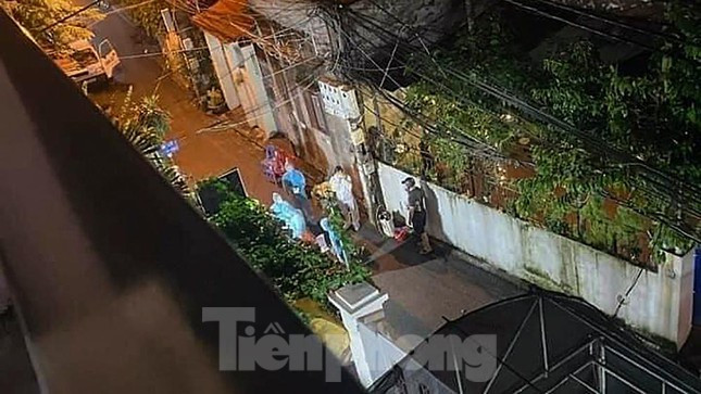 Toàn bộ người dân sống tại ngõ 22 phố Kim Quan được lấy mẫu xét nghiệm.