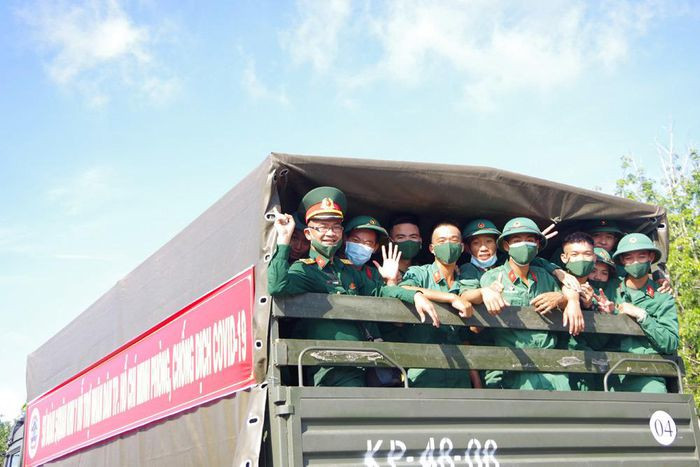 TP.HCM dap dich xong, luc luong quan doi moi rut ve-Hinh-3