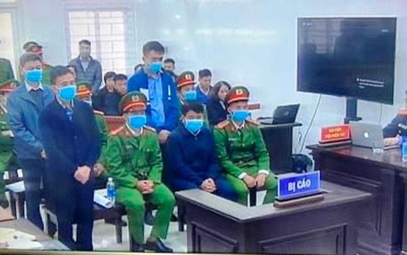 Đây là vụ án thứ 3 khiến ông Chung vướng lao lý. Tháng 12/2020, ông này bị phạt 5 năm tù về tội Chiếm đoạt tài liệu bí mật Nhà nước liên quan đến đại án xảy ra tại Công ty Nhật Cường. Ngày 21/9, trong vụ án thứ 2, VKSND Tối cao truy tố ông Nguyễn Đức Chung do sử dụng quyền của Chủ tịch Hà Nội để can thiệp trái pháp luật vào hoạt động đấu thầu, tạo điều kiện cho Công ty Nhật Cường trúng 2 gói thầu số hóa của Sở KH&amp;ĐT Hà Nội.