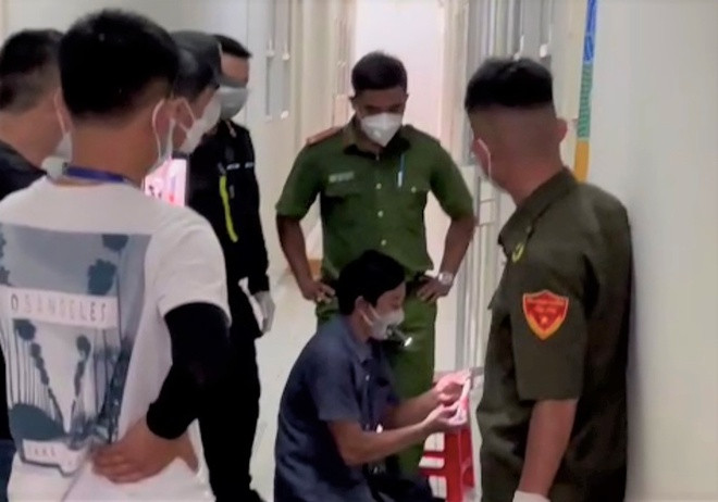 Ban Chỉ đạo phòng, chống dịch COVID-19 TP Thuận An cũng đã đề nghị xử phạt bà Lan về hành vi không chấp hành quy định phòng, chống dịch bệnh để răn đe. Bà Lan được cho là có vi phạm, nếu hợp tác với lực lượng chức năng sẽ không xảy ra sự việc đáng tiếc như vậy.