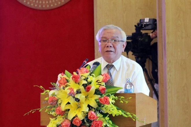 Tháng 8/2020, Tỉnh ủy Khánh Hòa quyết định thi hành kỷ luật bằng hình thức cảnh cáo đối với ông Lê Văn Dẽ vì nhiều sai phạm. Với cương vị Giám đốc Sở Xây dựng (từ năm 2011 đến thời điểm kiểm tra năm 2019), ông Dẽ đã vi phạm Quyết định 1396 ngày 25/9/2012 của Thủ tướng về việc phê duyệt điều chỉnh Quy hoạch chung của TP Nha Trang đến năm 2025; vi phạm Luật Xây dựng 2014; vi phạm quy định về những điều đảng viên không được làm. Những khuyết điểm, vi phạm của ông Lê Văn Dẽ là nghiêm trọng, ảnh hưởng xấu đến uy tín của tổ chức đảng và cá nhân.