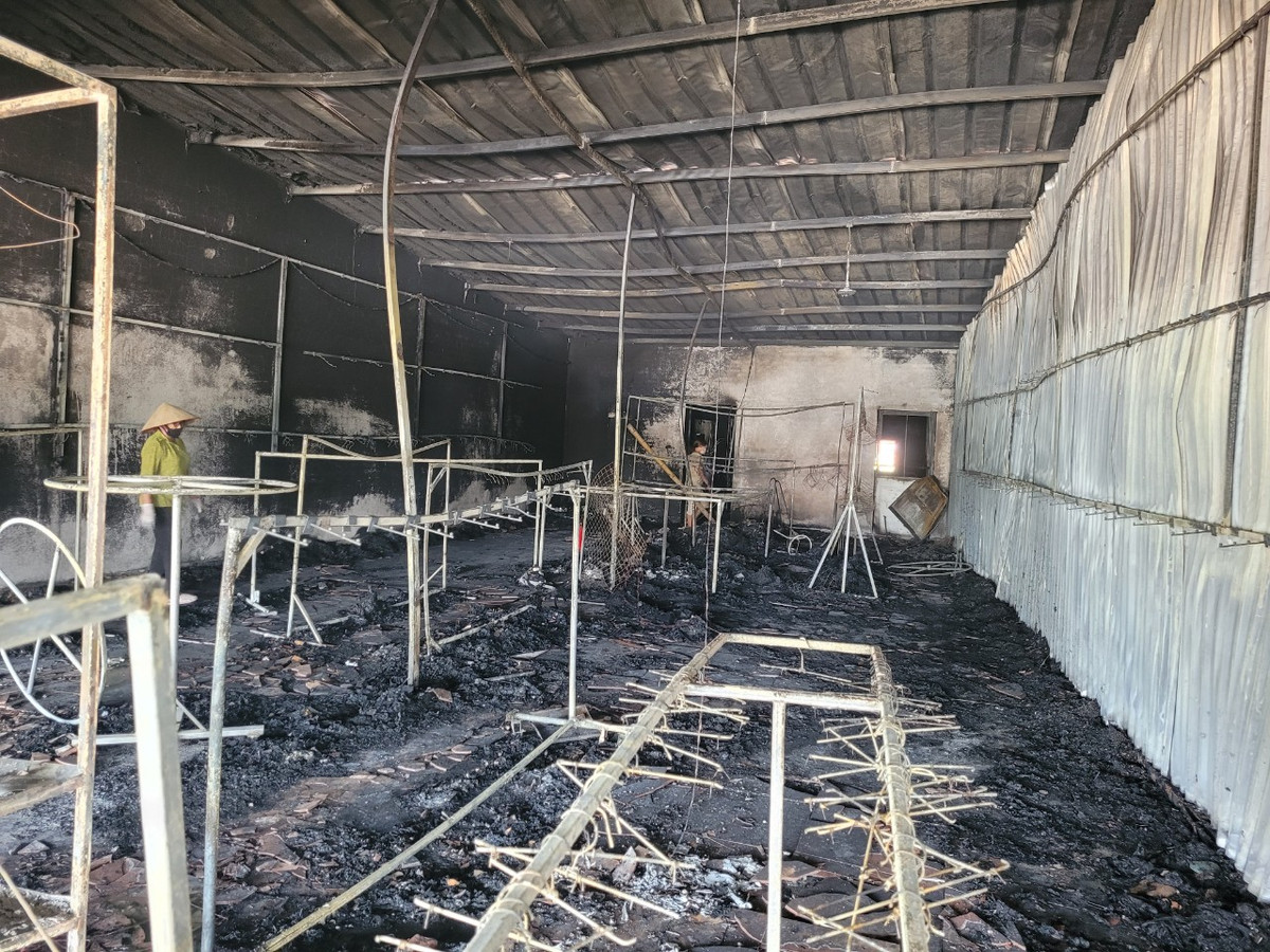 Gian quần áo bị thiêu rụi.