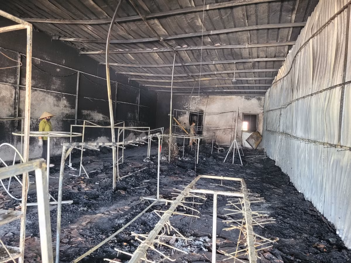 Gian quần áo bị thiêu rụi.