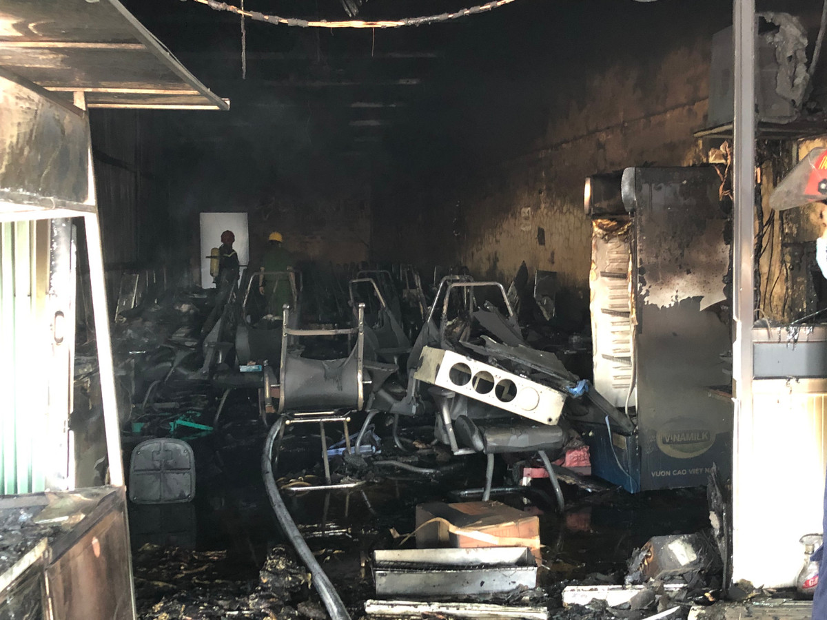 Sau 20 phút chữa cháy, đến 8h10 phút cùng ngày, đám cháy được dập tắt hoàn toàn. 