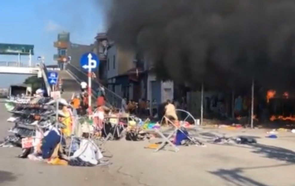 Hai Duong: “Ba hoa” ghe tham, thieu rui hai quan quan ao, internet