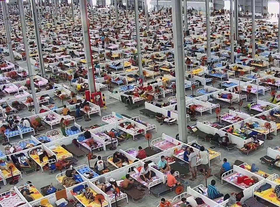 Nha bao vua khoi COVID-19 tiet lo viec an, o, dieu tri trong vien da chien