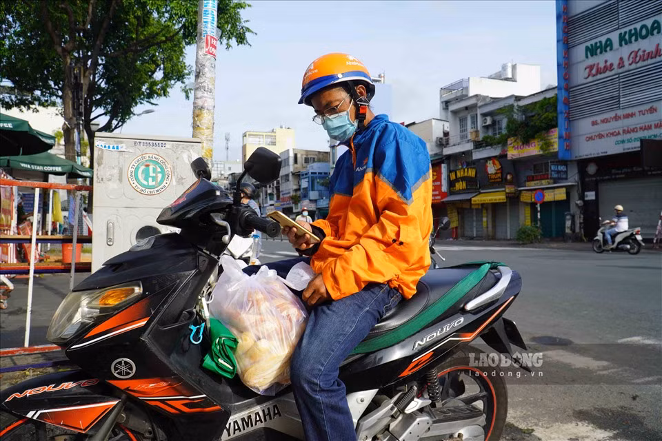 Các shipper được hãng xe cung cấp giấy đi đường qua thư điện tử (mail) cá nhân nhằm tạo điều kiện thuận lợi trong việc chạy liên quận.