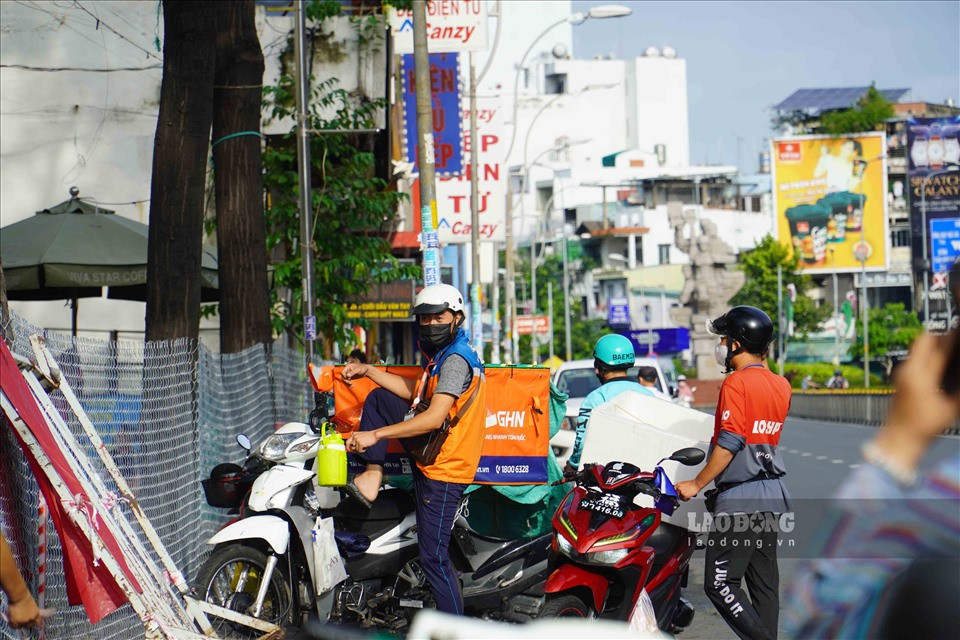 TPHCM sẽ tiếp tục áp dụng các biện pháp giãn cách xã hội và các biện pháp phòng, chống dịch toàn thành phố theo tinh thần Chỉ thị 16, Kế hoạch 2715, Chỉ thị 11 của UBND TP.HCM từ 0h ngày 16/9 đến hết 30/9.