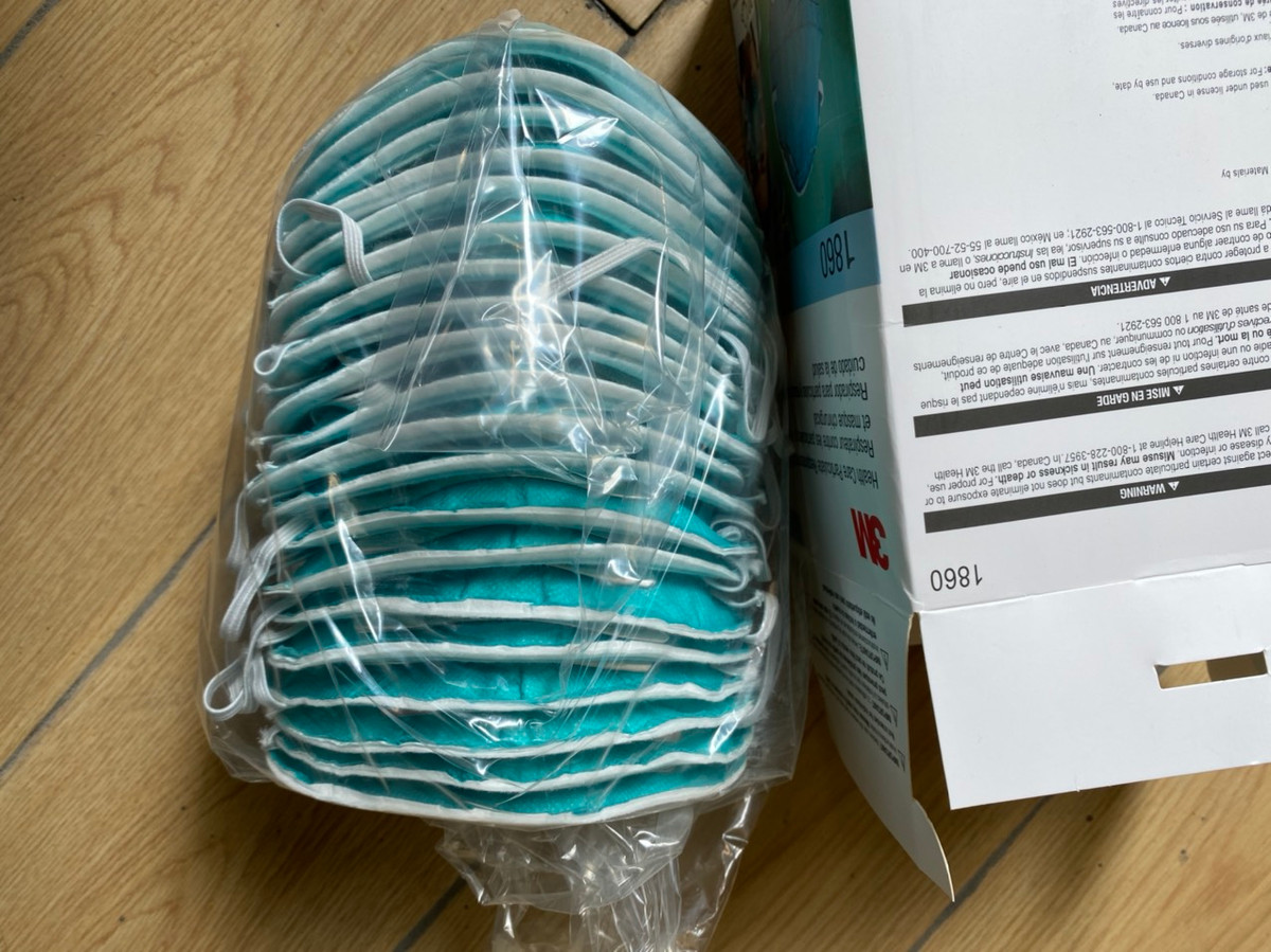 Tại thời điểm kiểm tra, đại diện Công ty 3M là ông Vũ Hoàng Hà xác nhận, lô hàng có dấu hiệu giả mạo sản phẩm của Công ty đã đăng ký bảo hộ tại thị trường Việt Nam. Ngoài ra tại đây còn ghi nhận 40 chiếc giá phơi quần áo, 60 chiếc máy sấy quần áo chưa xuất trình được hóa đơn chứng từ theo quy định. 