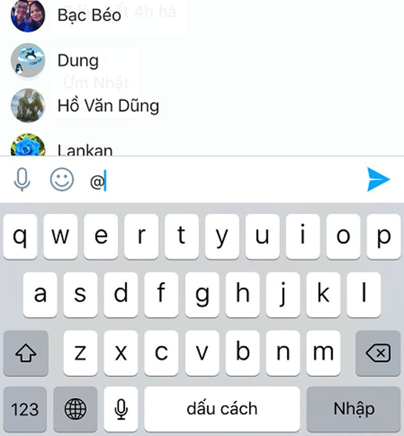 Nhắc đến ai đó hoặc tất cả mọi người khi chat nhóm. Trong lúc chat nhóm bạn có thể nhắc đến tên một người nào đó bằng cách gõ @ trước tên người đó. Nếu muốn nhắc đến tất cả các thành viên trong nhóm, bạn gõ @All.
