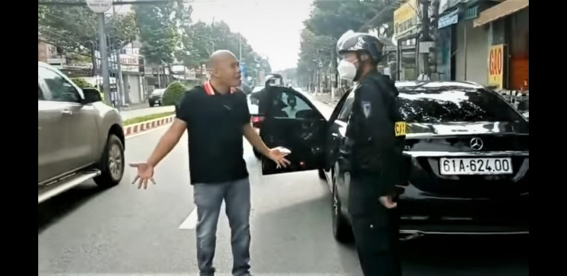  Bắt tạm giam kẻ dọa giết cả nhà chiến sĩ CSCĐ. Ngày 2/9, Cơ quan CSĐT Công an TP. Thủ Dầu Một (Bình Dương) đã khởi tố bị can, bắt tạm giam hai tháng đối với Lâm Đình Bảo (SN 1990; ngụ phường Phú Lợi, TP. Thủ Dầu Một) về hành vi “chống người thi hành công vụ”. Trước đó, sáng 27/8, khi bị yêu cầu dừng xe kiểm tra tại chốt kiểm dịch COVID-19 phường Phú Lợi, Bảo không trình được giấy phép ra đường mà còn chửi bới, dọa giết cả nhà một chiến sĩ CSCĐ. 