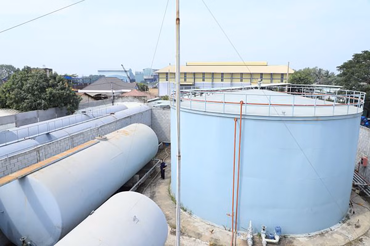 Quá trình phá án đã bắt quả tang các tàu thủy trọng tải lớn đang vận chuyển xăng lậu trên các tuyến cửa biển và đường sông; bắt quả tang các đối tượng đang pha chế xăng giả tại ụ nổi; đồng thời, đồng loạt khám xét trên 60 địa điểm mà các đối tượng làm nơi pha chế, kinh doanh xăng giả, xăng lậu tại nhiều tỉnh thành trên phạm vi toàn quốc.