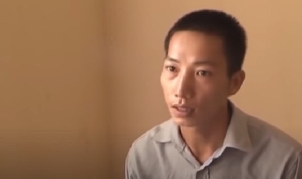 Trước những chứng cứ, lập luận thuyết phục của cảnh sát, Phương Văn Luân đã phải cúi đầu nhận tội. Theo lời khai của Luân, thời điểm gây án đối tượng đến nhà nạn nhân Ngọc và nhìn thấy Ngọc nằm giữa nhà, điện sáng. Đối tượng đã vào sát hại nạn nhân Ngọc để lục lấy tiền. Luân nợ nần nhiều người trong xã, thấy gia đình bà Bé đang xây nhà có tiền nên đã đột nhập vào nhà bà Bé để lấy trộm thì nạn nhân Ngọc tỉnh giấc, Luân đã ra tay sát hại nạn nhân Ngọc, chém bà Bé rồi bỏ trốn khỏi hiện trường, chưa kịp lục lọi lấy tài sản. (Ảnh: ANTV)