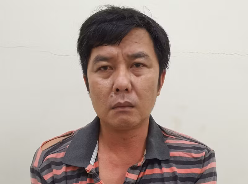 Say rượu, tấn công cán bộ Cảnh sát khi làm nhiệm vụ. Ngày 18/9, Công an quận Ninh Kiều (Cần Thơ) đã tạm giữ đối tượng Quách Thái (SN 1979, phường Tân An). Khoảng 2h30 sáng cùng ngày, nhận tin đối tượng say rượu đang quậy phá, đại uý Nguyễn Công Tín (Cảnh sát khu vực 5, phường Tân An, quận Ninh Kiều) cùng Bảo vệ dân phố có mặt giải quyết vụ việc. Đại úy Tín yêu cầu Thái bỏ dao xuống nói chuyện nhưng Thái không nghe mà còn lao đến đâm đại uý Tín bị thương ở cổ. Thái bị khống chế đưa về phường để xử lý. 