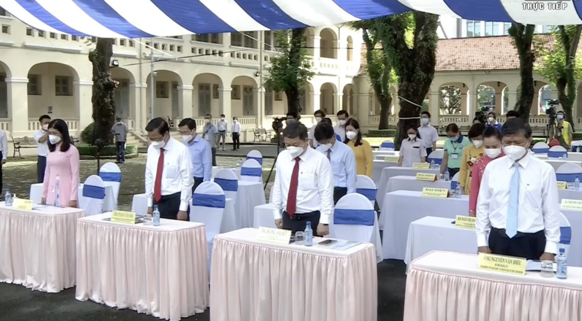 Pho Thu tuong Vu Duc Dam: “Se bu cho cac hoc sinh ngay den truong dung nghia”-Hinh-2