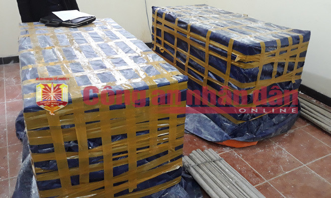 Ngoài ra, Nam khai chuyển cho bị can Tuấn cất giữ vàng, đô la trị giá 150 tỷ đồng, chuyển Trung và Kiên sử dụng, cất giữ vàng, đô la trị giá 530 tỷ đồng. Tuy nhiên, do các bị can Tuấn, Trung và Kiên đang trốn, nên chưa xác minh làm rõ được. Ảnh: CAND