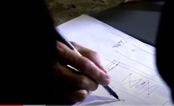 Công an TP Hải Phòng sau đó xác lập chuyên án 111G gồm nhiều đơn vị nghiệp vụ, các điều tra viên, trinh sát, những cán bộ có kinh nghiệm được huy động. Tuy nhiên, thời điểm đó, công tác điều tra vô cùng khó khăn bởi tử thi không có đầu và 2 cánh tay cho thấy đối tượng đã cố tình dùng thủ đoạn tinh vi, xảo quyệt nhằm đối phó hoạt động điều tra của cơ quan công an. (Ảnh ANTV)