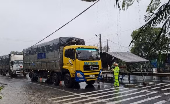 Sua doi nghi dinh 100, nhung vi pham giao thong nao phat gap 5-10 lan?