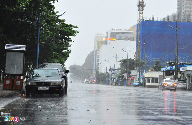 Truc tiep: Bao so 9 do bo Vung Tau mang theo gio giat du doi-Hinh-12