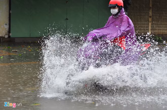 Truc tiep: Bao so 9 do bo Vung Tau mang theo gio giat du doi-Hinh-11