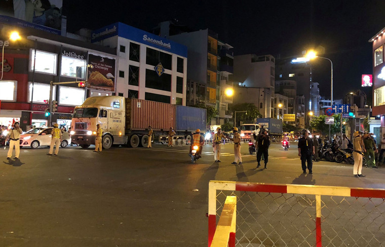 Nhiều khu vực được CSGT phân luồng đảm bảo trật tự an toàn giao thông.