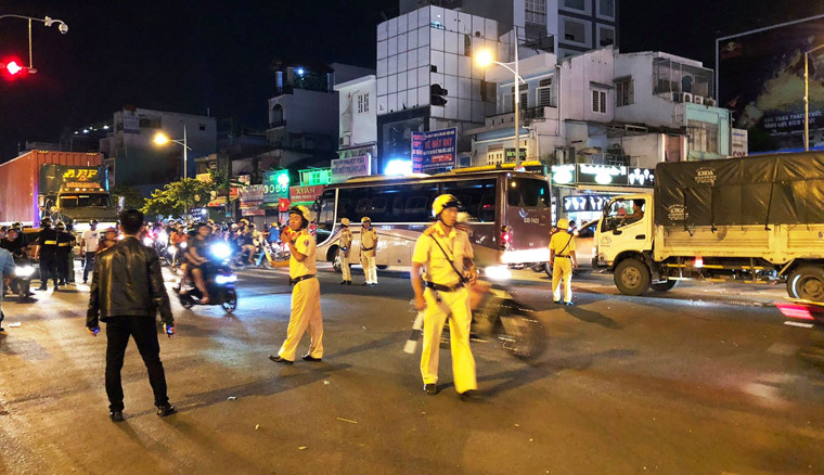 Lực lượng Công an TP HCM đã có một đêm trắng, thức cùng người dân TP HCM.