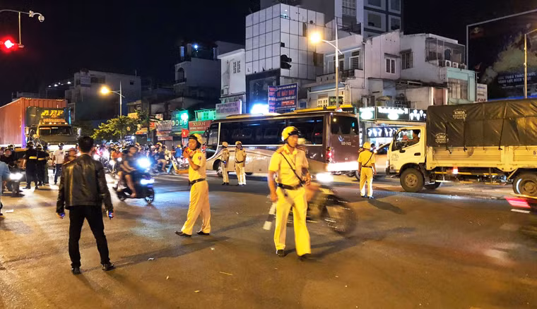 Lực lượng Công an TP HCM đã có một đêm trắng, thức cùng người dân TP HCM.