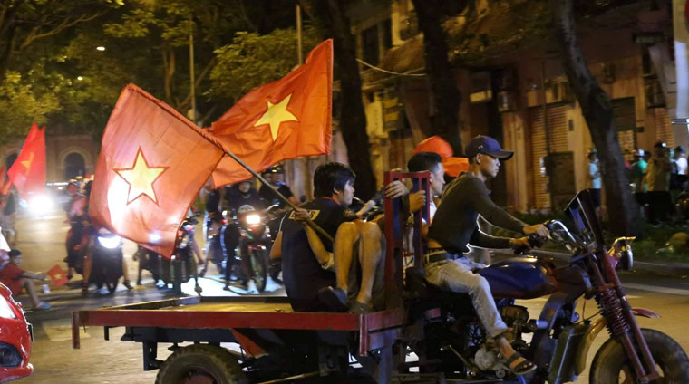 Muôn kiểu ăn mừng chiến thắng của đội tuyển Olympic Việt Nam.