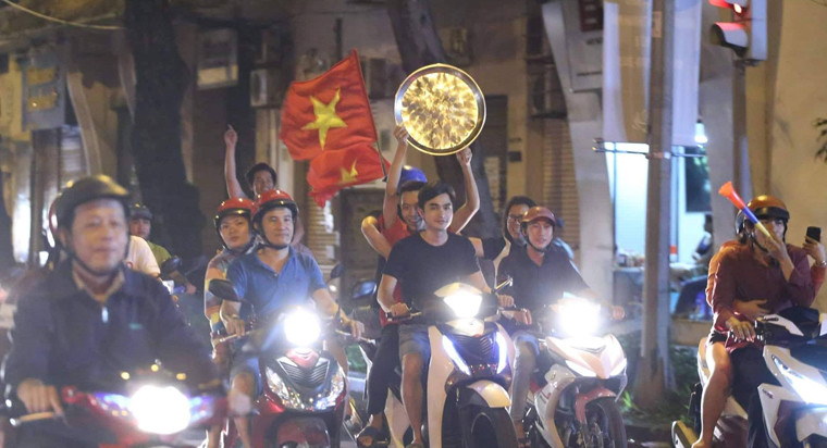 Giới trẻ TP HCM có một đêm không ngủ...