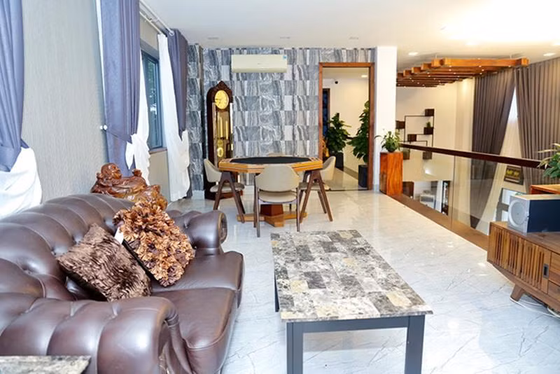 Nội ngoại thất đều do một tay anh lựa chọn, thiết kế.