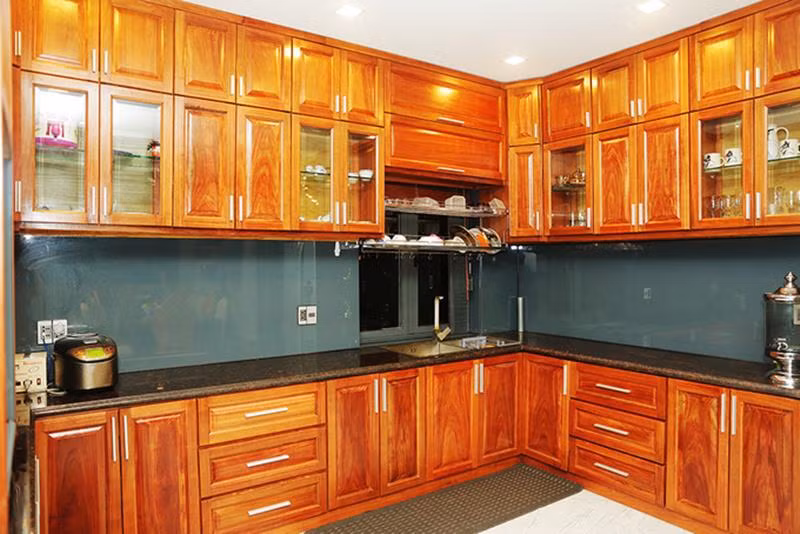 Quách Thành Danh rất thích nấu ăn. Khu bếp là nơi được anh chăm chút để cuối tuần rủ bạn bè về nhà "lai rai", tụ họp.