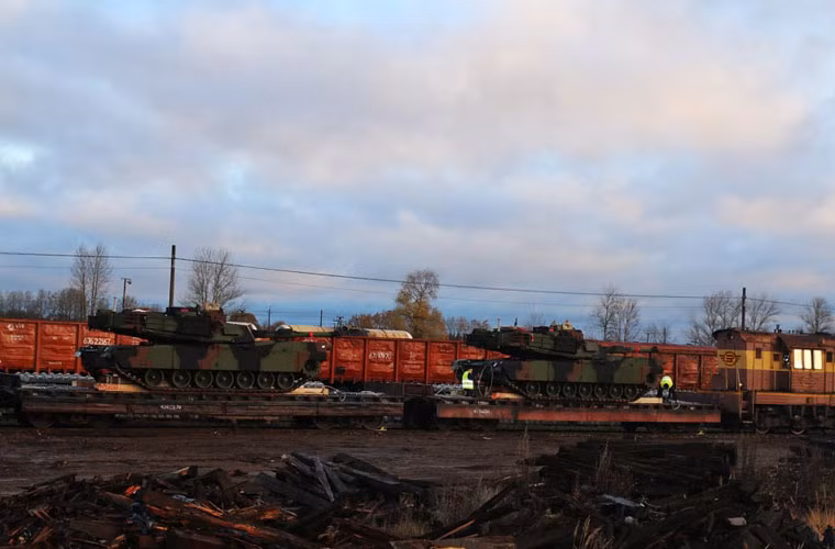 Trong năm nay, Quân đội Mỹ thường xuyên có các cuộc tập trận với các nước Đông Âu và đặc biệt là các quốc gia từng thuộc Liên Xô (cũ) trong bối cảnh căng thẳng với Nga về vấn đề Ukraine.