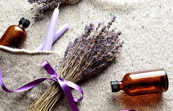 Dầu hoa oải hương: Dầu hoa oải hương là một trong những loại tinh dầu tốt nhất cho các vấn đề thần kinh như ngứa ran của bàn tay và bàn chân. Nó có đặc tính chống viêm và giảm đau mạnh có thể làm giảm đau dây thần kinh và sửa chữa các dây thần kinh bị tổn thương.