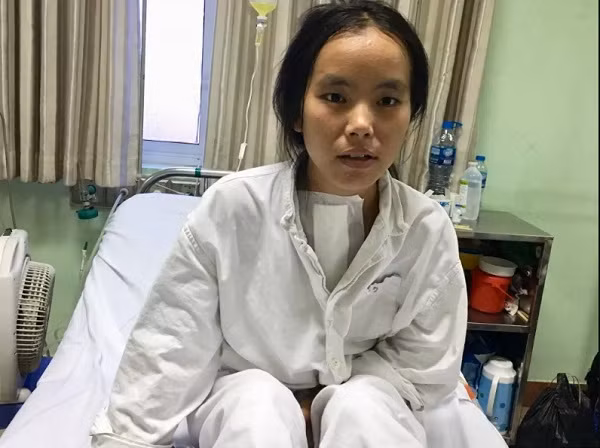 Khoi u khong lo nhu qua mit 12 nam tren nguc co gai o Yen Bai-Hinh-3