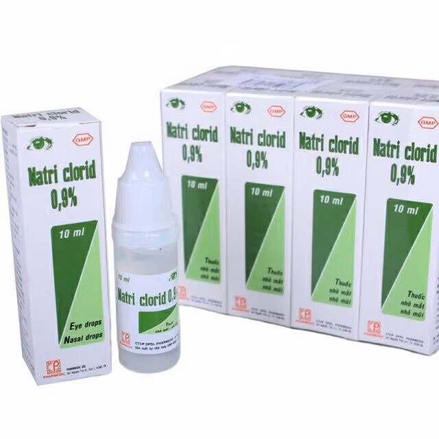 Thuốc nhỏ mắt: Để phòng các bệnh về mắt, các gia đình nên dự trữ thuốc như: Nước muối sinh lý, cloramphenicol 1% hoặc tobrex 0,4%.