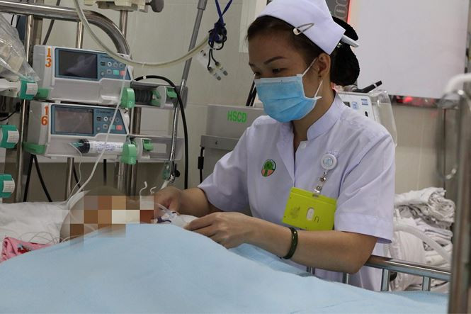 Bé T đang được điều trị tại BV Nhi đồng 2